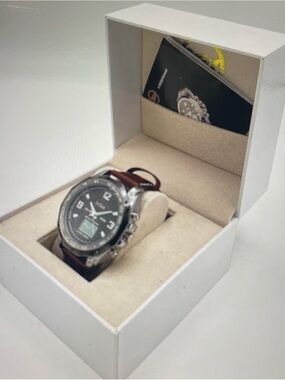 Men's Brown Leather Strap Watch with Black Dial

I-Tem Royalty I-TW50A